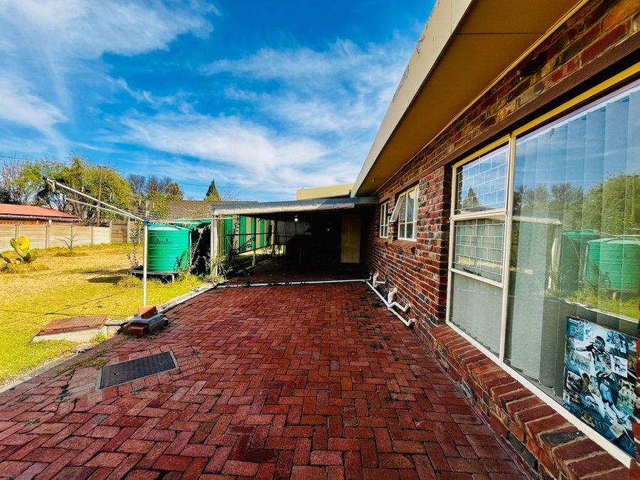 4 Bedroom Property for Sale in Pellissier Free State